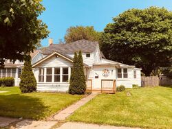 Pre-foreclosure in  EMMAUS AVE Zion, IL 60099