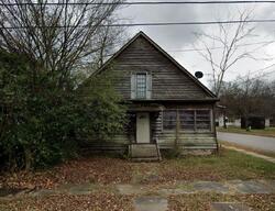 Pre-foreclosure in  GUTHRIE AVE Paducah, KY 42003