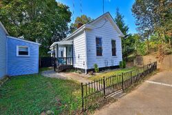 Pre-foreclosure in  MORTON AVE Covington, KY 41011