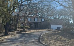 Pre-foreclosure in  RIVERVIEW DR Lisle, IL 60532