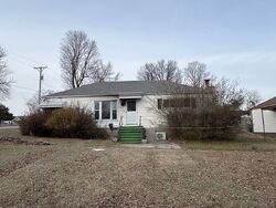  E 17th St, Baxter Springs KS