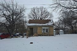 Pre-foreclosure in  SE 3RD ST Topeka, KS 66607