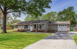 Pre-foreclosure in  NW 54TH CT Johnston, IA 50131