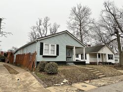  E Walnut St, Boonville IN