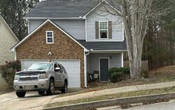 Pre-foreclosure in  LEATHERLEAF TRL Douglasville, GA 30135