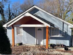 Pre-foreclosure in  HENRY AARON AVE SW Atlanta, GA 30310