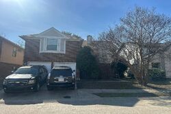 Pre-foreclosure in  EIFFEL DR Plano, TX 75023