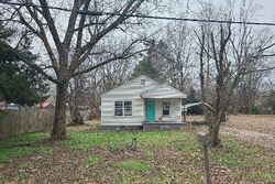 Pre-foreclosure in  EATON ST Corning, AR 72422