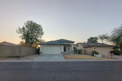 Pre-foreclosure in  S CROSSROADS DR Gilbert, AZ 85296