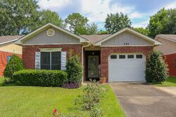 Pre-foreclosure in  CANDLE BROOK DR Dothan, AL 36303
