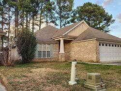 Pre-foreclosure in  RED MAPLE LN Pike Road, AL 36064