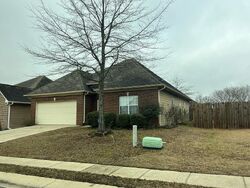  Charlton Ln, Calera AL