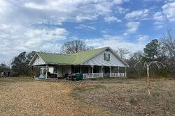 Pre-foreclosure in  COUNTY ROAD 49 Vernon, AL 35592