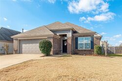 Pre-foreclosure in  CHARLEMONT LN Montgomery, AL 36117