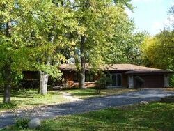 Pre-foreclosure in  INGLESIDE AVE Dolton, IL 60419