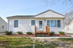 Pre-foreclosure in  E OAK PARK AVE Des Moines, IA 50316