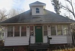 Pre-foreclosure in  SE 6TH ST Des Moines, IA 50315