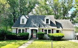 Pre-foreclosure in  BELL AVE Des Moines, IA 50315