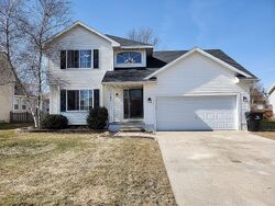 Pre-foreclosure in  SE DOGWOOD LN Waukee, IA 50263