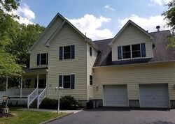 Pre-foreclosure in  HEMLOCK RD Howell, NJ 07731