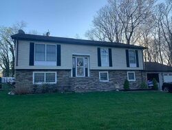 Pre-foreclosure in  PINE RD Howell, NJ 07731