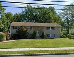 Pre-foreclosure in  KNOLL RD Parsippany, NJ 07054