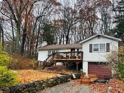 Pre-foreclosure in  FOX TRL Stockholm, NJ 07460