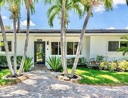 Pre-foreclosure in  NE 35TH ST Fort Lauderdale, FL 33306