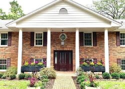 Pre-foreclosure in  S DEEP LAKE RD Saint Paul, MN 55127