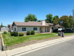 Pre-foreclosure in  VINE AVE Escalon, CA 95320