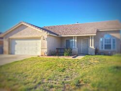 Pre-foreclosure in  DAVIDSON CIR Victorville, CA 92392