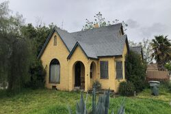 Pre-foreclosure in  E IOWA AVE Fresno, CA 93702