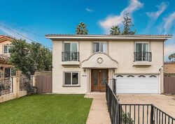 Pre-foreclosure in  SYLVIA AVE Tarzana, CA 91356