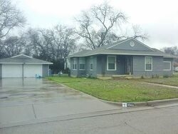 Pre-foreclosure in  PENROSE AVE Fort Worth, TX 76116