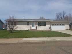 Pre-foreclosure in  7TH ST E Dickinson, ND 58601