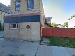 Pre-foreclosure in  MERRITT AVE Oshkosh, WI 54901