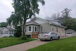 Pre-foreclosure in  W 18TH AVE Oshkosh, WI 54902