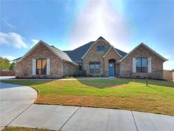 Pre-foreclosure in  WARWICK PL Edmond, OK 73013
