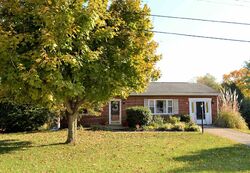 Pre-foreclosure in  RUSCONI DR Latonia, KY 41015