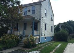 Pre-foreclosure in  WOOD ST Burlington, NJ 08016