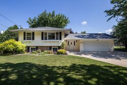 Pre-foreclosure in  WILMOT RD Pleasant Prairie, WI 53158