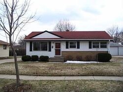 Pre-foreclosure in  W MARION ST Milwaukee, WI 53222