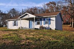 Pre-foreclosure in  WINDY COVE RD Stanton, KY 40380