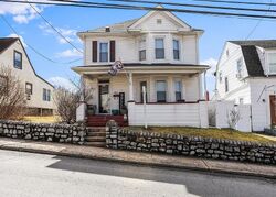 Pre-foreclosure Listing in E MOLER AVE MARTINSBURG, WV 25404