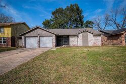 Pre-foreclosure in  LEAFWOOD LN Houston, TX 77084