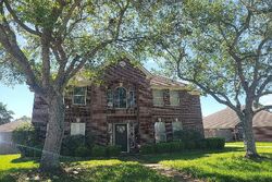  Braesview Dr, Pearland TX