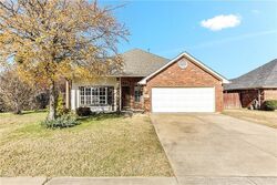Pre-foreclosure in  SW RAND DR Burleson, TX 76028