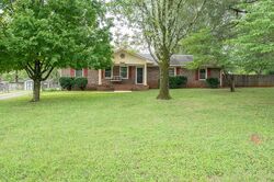 Pre-foreclosure in  COLONIAL CIR Murfreesboro, TN 37129