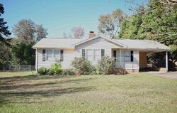 Pre-foreclosure in  CARMEL DR Spartanburg, SC 29303