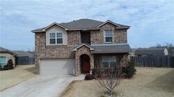 Pre-foreclosure in  SQUIRE LN Yukon, OK 73099